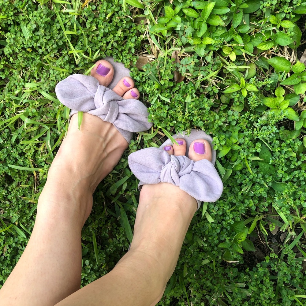 Lavender mules with bow and kitten heel - Picture 3 of 4